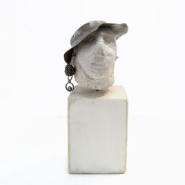 C5282 Figure with Wide Brimmed Hat – Ann Farley