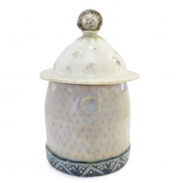 1746C Lidded Pot – Sarah Heywood