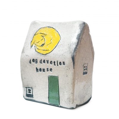 4831C Dog Devotion House - Amanda Banham