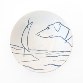 5145C Dog and Sail Dish – Josse Davis