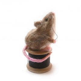 4949C Mouse on a Cotton Reel – Sue Clements